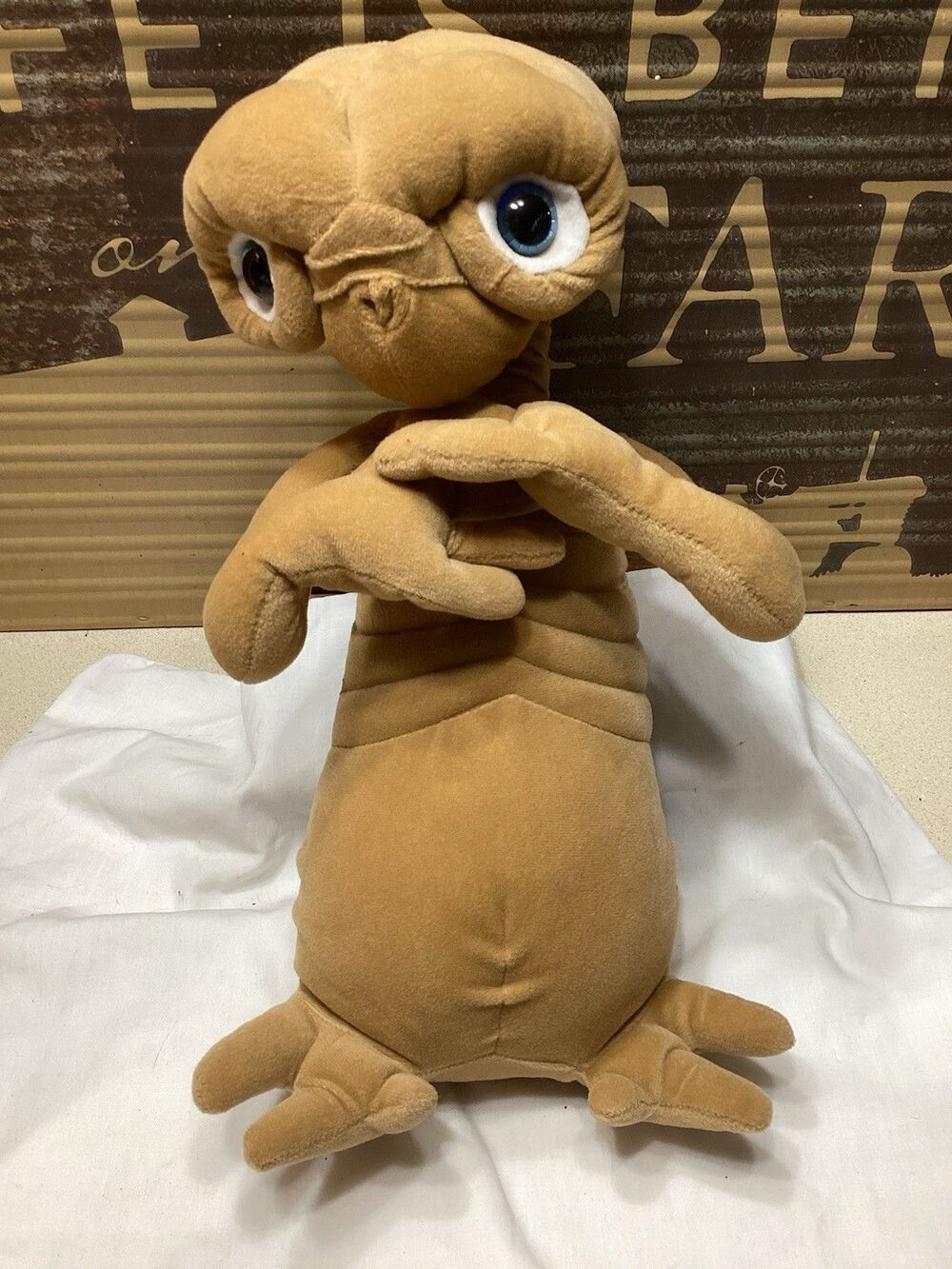 ET Extra Terrestrial Plush Stuffy Toy Collectible 14" Posable Universal Studio